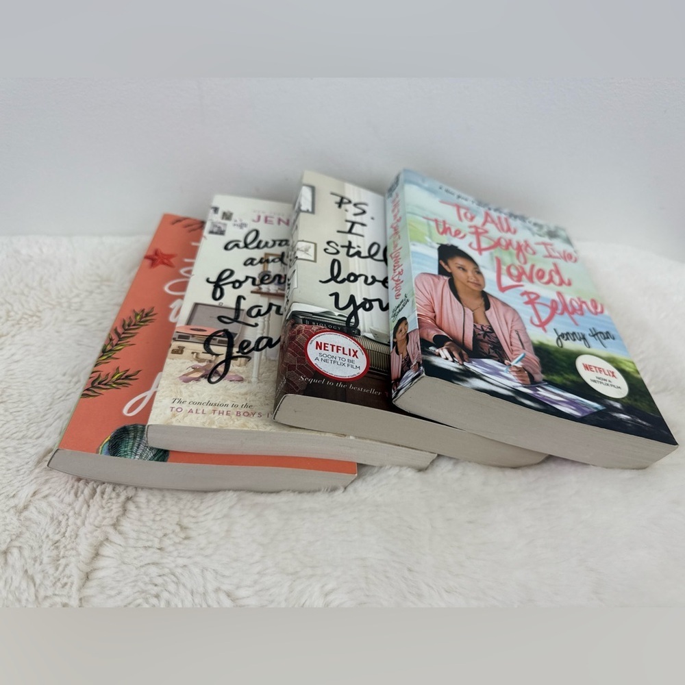 Jenny Han Book Series Set plus It’s Not Summer Without you